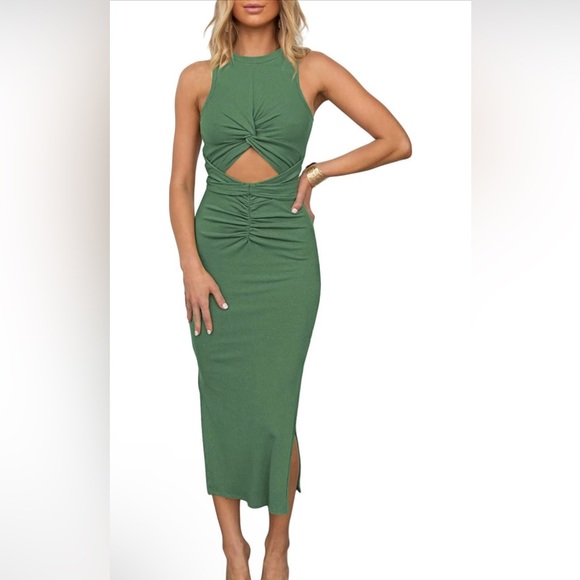 Dresses & Skirts - NWOT Women’s Green Dress